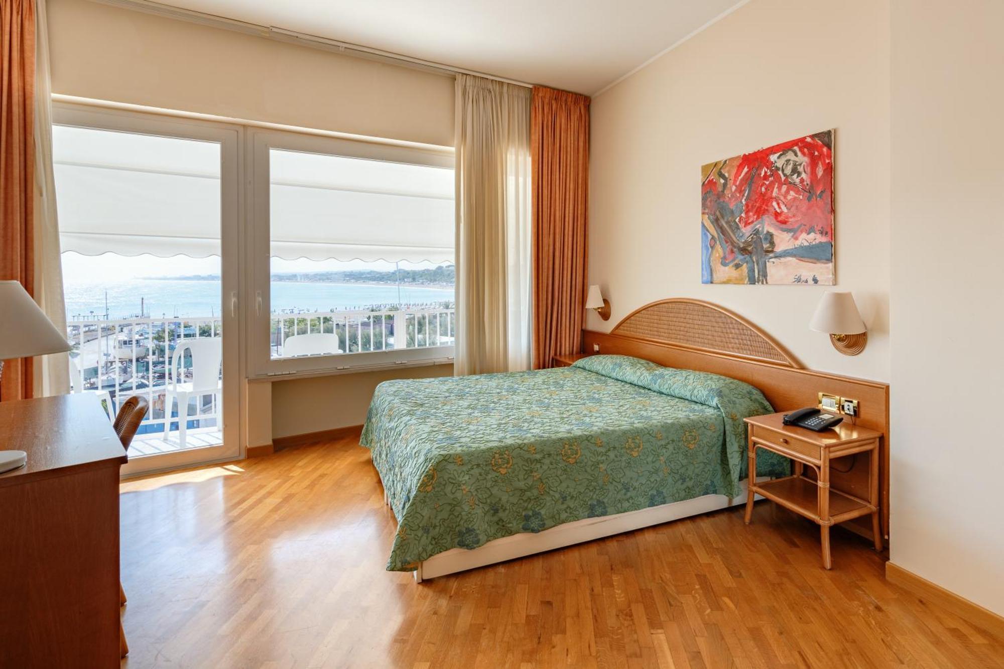 Hotel Scogliera Numana Exterior photo